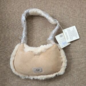 🐑NWT🐑UGG Cream Shearling Shoulder Bag W/ DUSTER